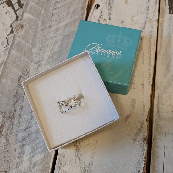 Premier Designs Serene ring size 7 NWT - Picture 1 of 5